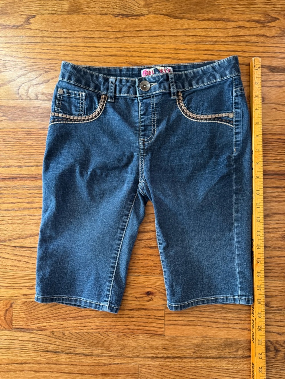 Squeeze Denim Jeans with Pink Logo Embroidery